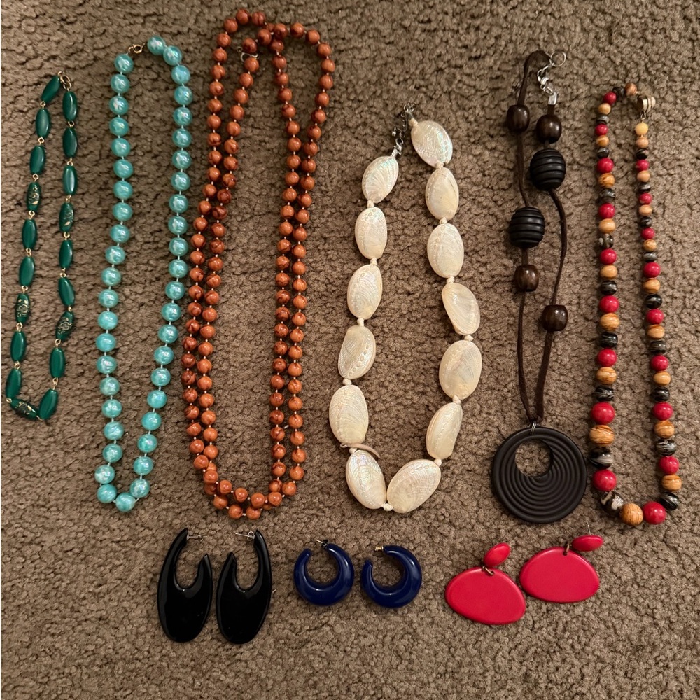 Vintage necklace and earrings set